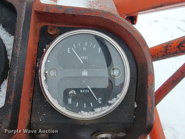 image for item ME9665 Farmall 656 tractor