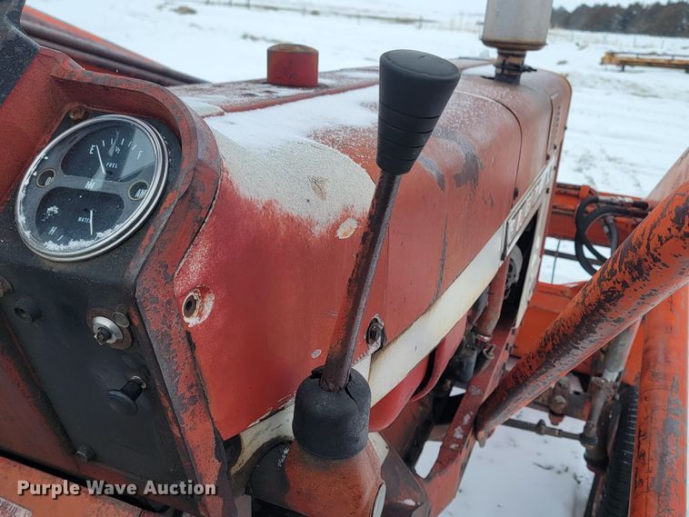 image for item ME9665 Farmall 656 tractor