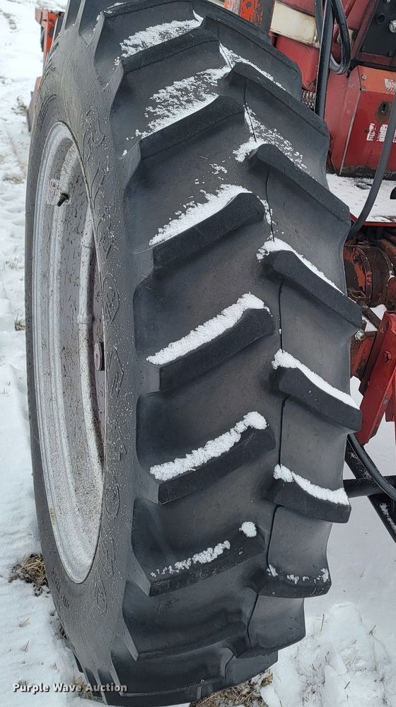 image for item ME9665 Farmall 656 tractor