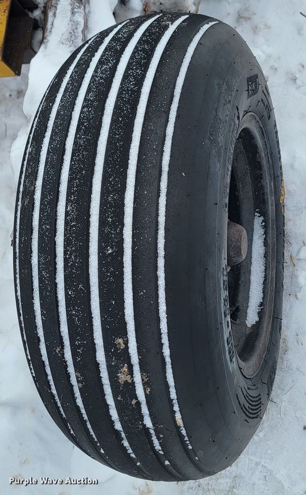 image for item ME9667 Hay bale trailer