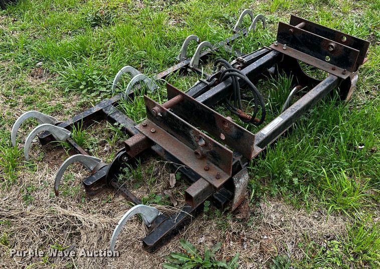 image for item MF9807 Marcrest  bale accumulator grapple