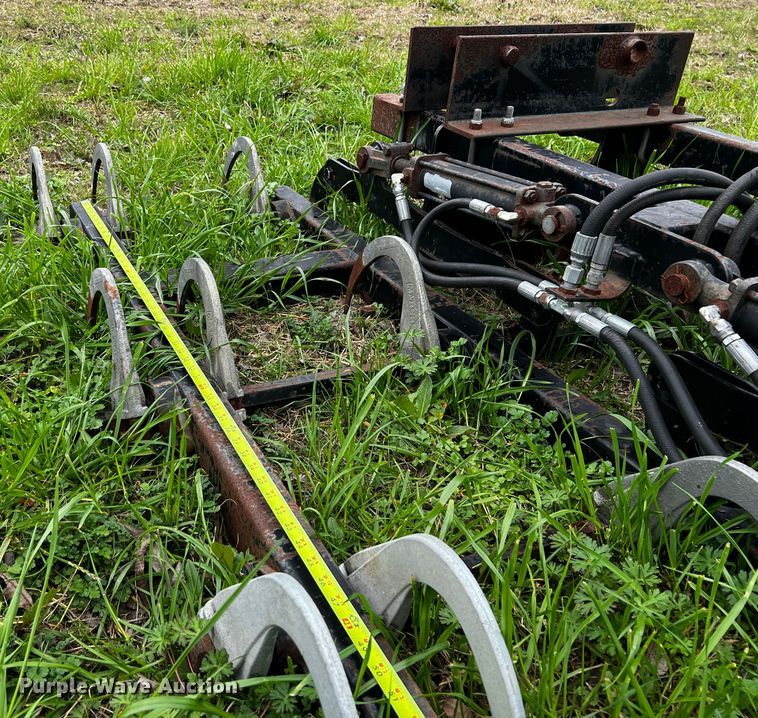 image for item MF9807 Marcrest  bale accumulator grapple