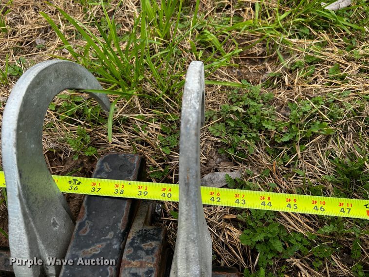 image for item MF9807 Marcrest  bale accumulator grapple