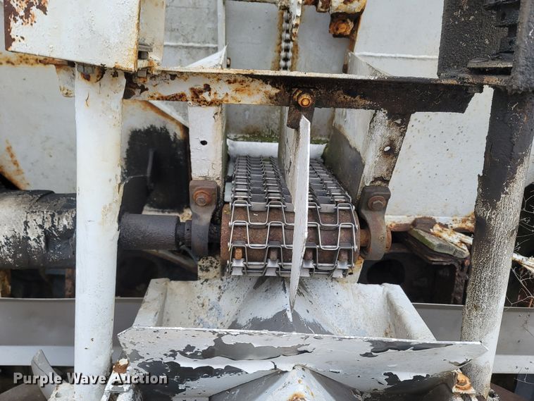 image for item MH9682 1984 GMC Brigadier  fertilizer delivery truck