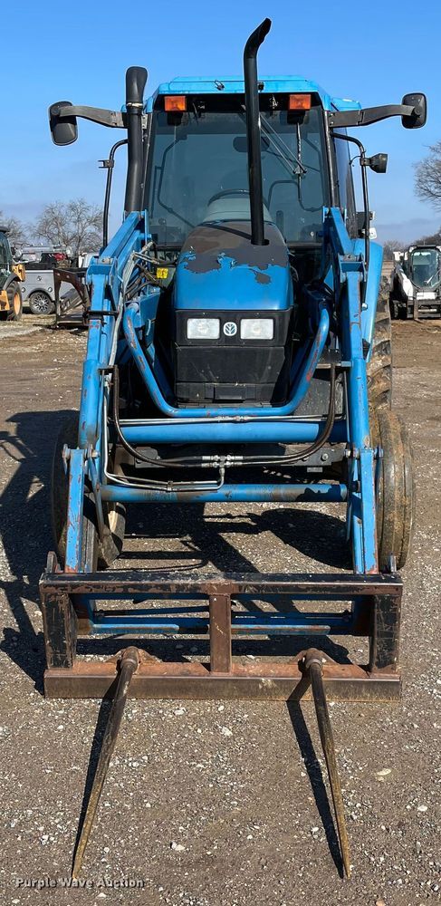 image for item MI9783 2000 New Holland TS100  tractor