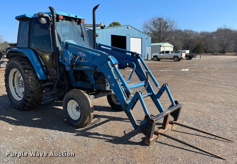 image for item MI9783 2000 New Holland TS100  tractor