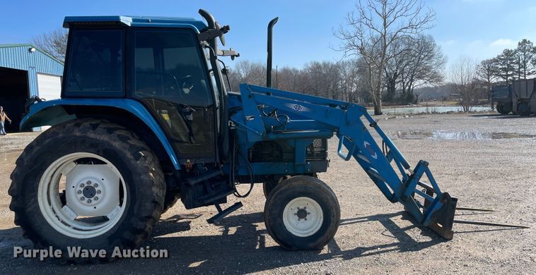 image for item MI9783 2000 New Holland TS100  tractor