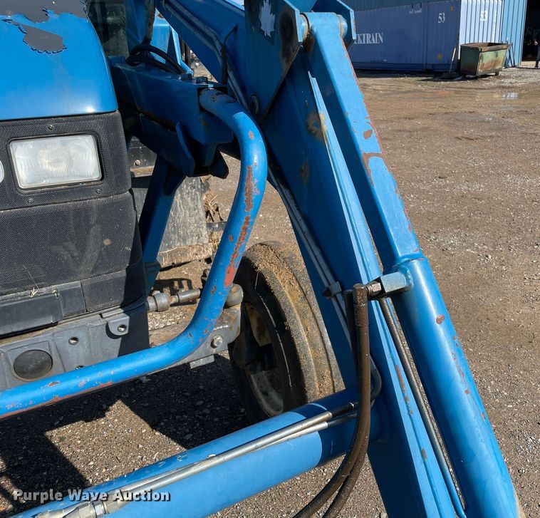 image for item MI9783 2000 New Holland TS100  tractor