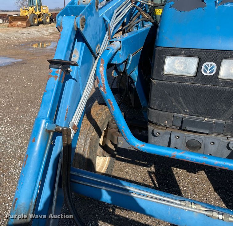 image for item MI9783 2000 New Holland TS100  tractor