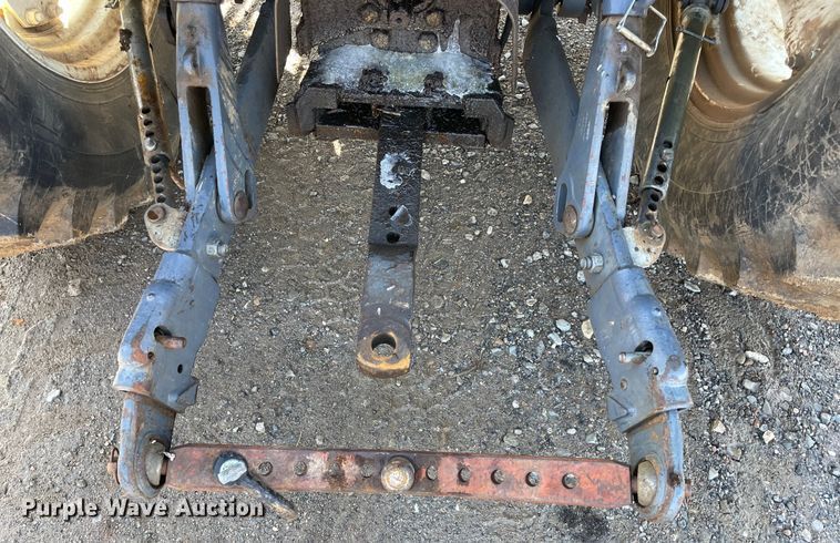 image for item MI9783 2000 New Holland TS100  tractor