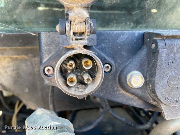 image for item MI9783 2000 New Holland TS100  tractor