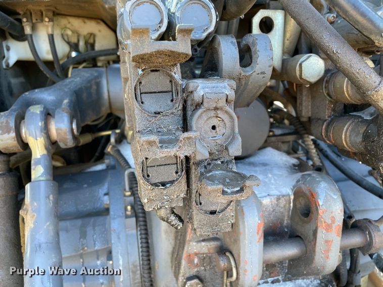 image for item MI9783 2000 New Holland TS100  tractor