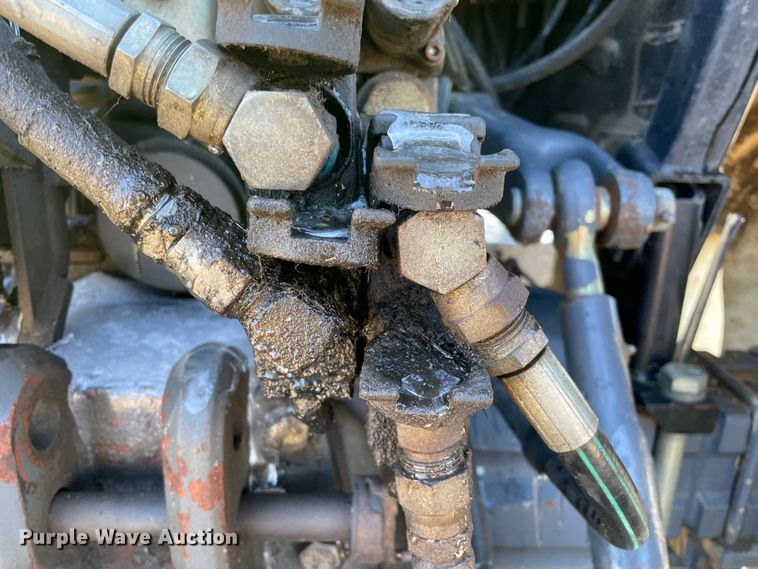 image for item MI9783 2000 New Holland TS100  tractor