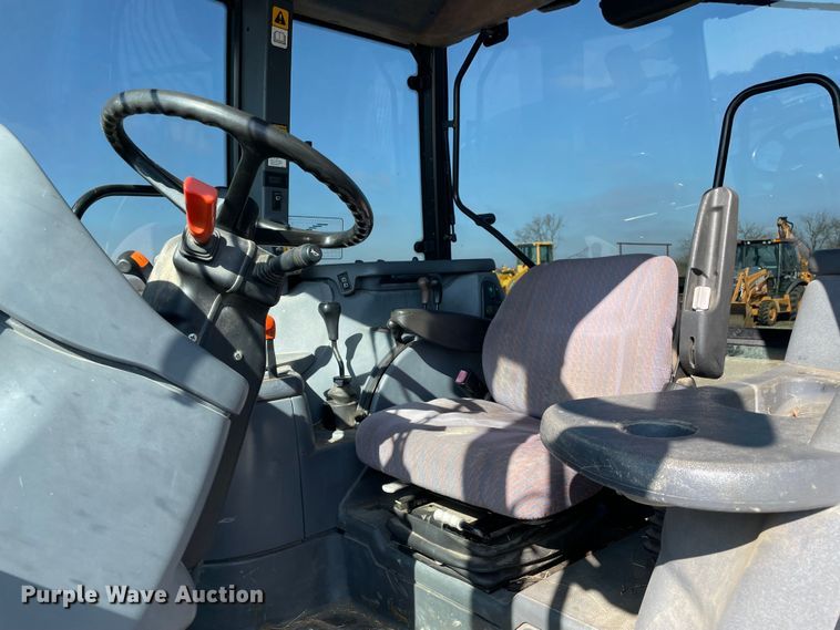 image for item MI9783 2000 New Holland TS100  tractor