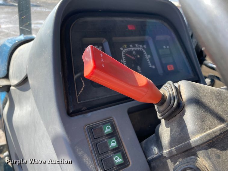 image for item MI9783 2000 New Holland TS100  tractor