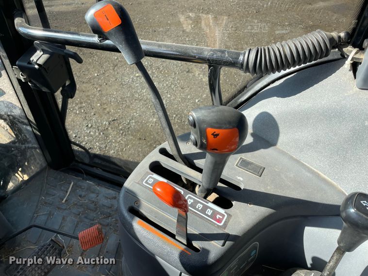 image for item MI9783 2000 New Holland TS100  tractor