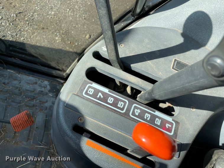 image for item MI9783 2000 New Holland TS100  tractor