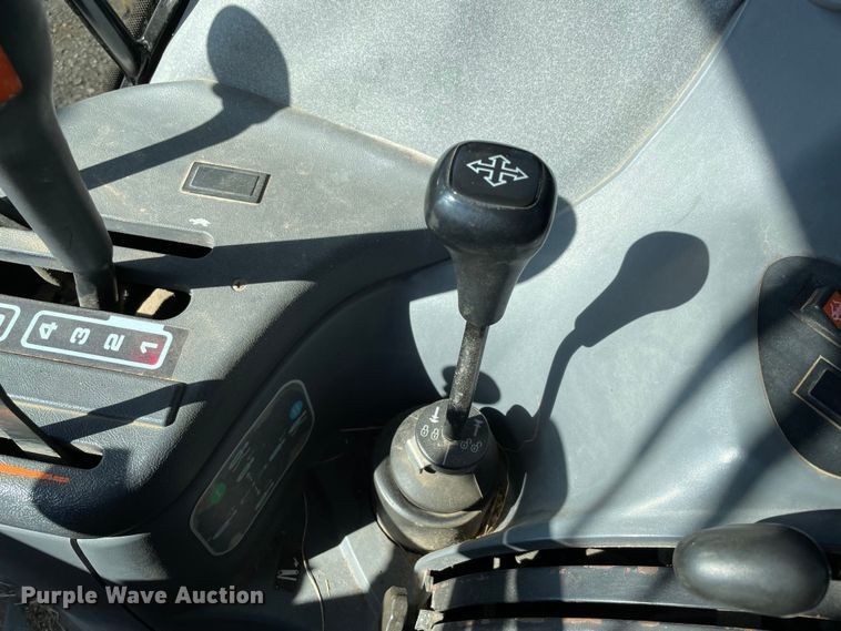 image for item MI9783 2000 New Holland TS100  tractor