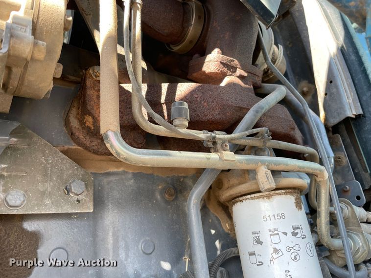 image for item MI9783 2000 New Holland TS100  tractor