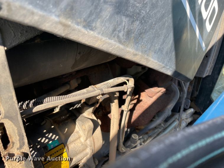 image for item MI9783 2000 New Holland TS100  tractor