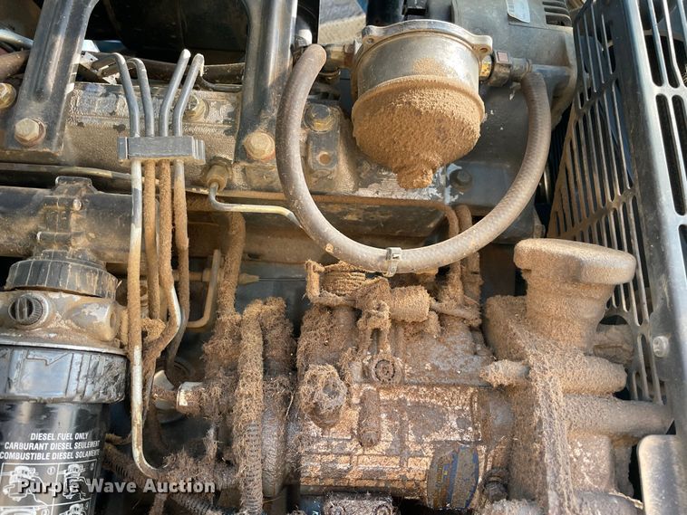 image for item MI9783 2000 New Holland TS100  tractor