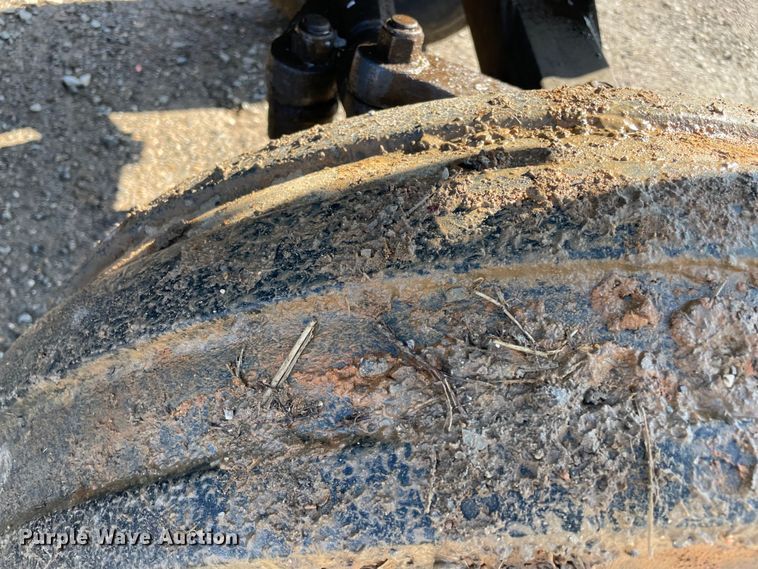 image for item MI9783 2000 New Holland TS100  tractor