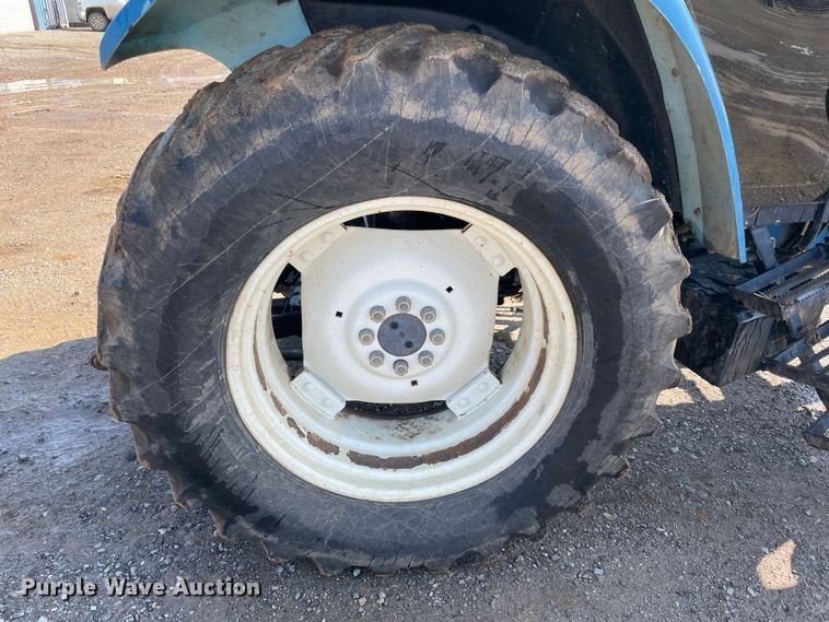 image for item MI9783 2000 New Holland TS100  tractor