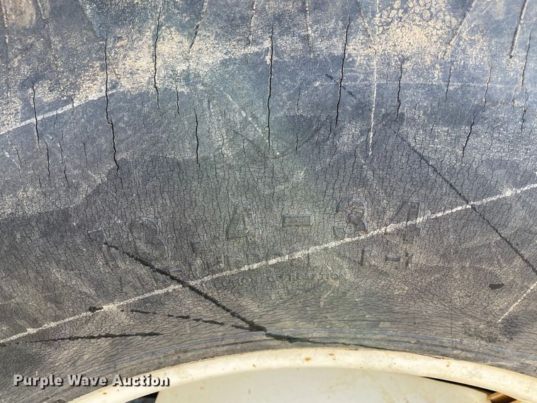 image for item MI9783 2000 New Holland TS100  tractor