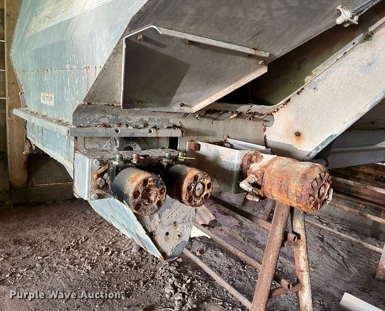 image for item MM9058 New Leader L4000G4  applicator bed