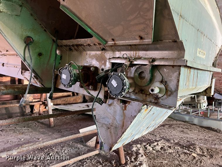 image for item MM9058 New Leader L4000G4  applicator bed