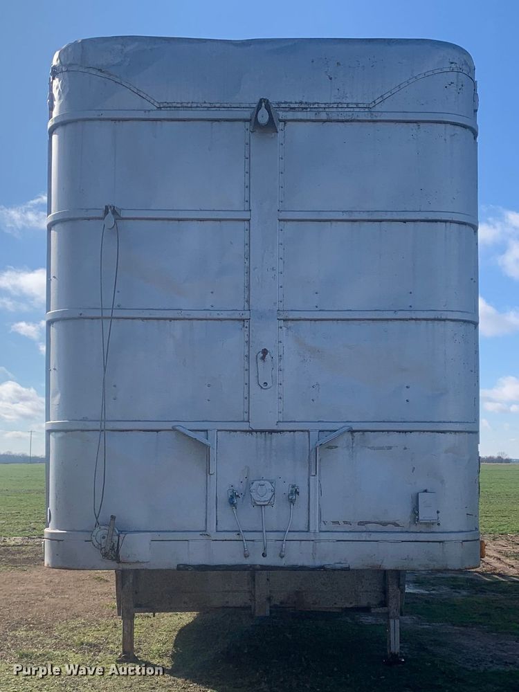 image for item MM9708 1972 Wilson Cattle Hauler  livestock trailer