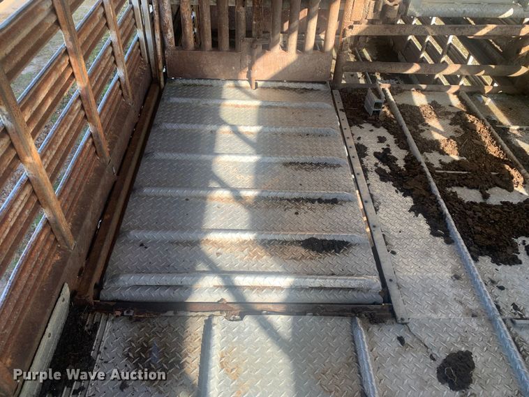 image for item MM9708 1972 Wilson Cattle Hauler  livestock trailer