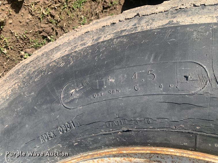 image for item MM9708 1972 Wilson Cattle Hauler  livestock trailer
