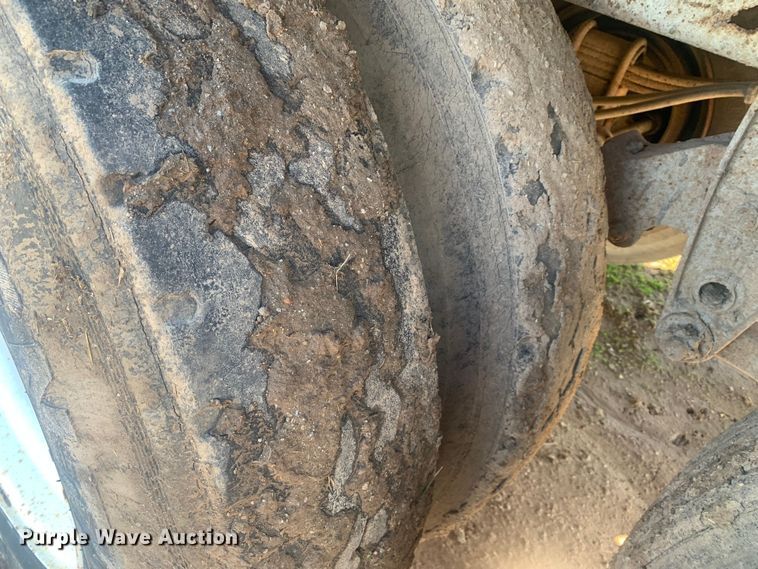 image for item MM9708 1972 Wilson Cattle Hauler  livestock trailer