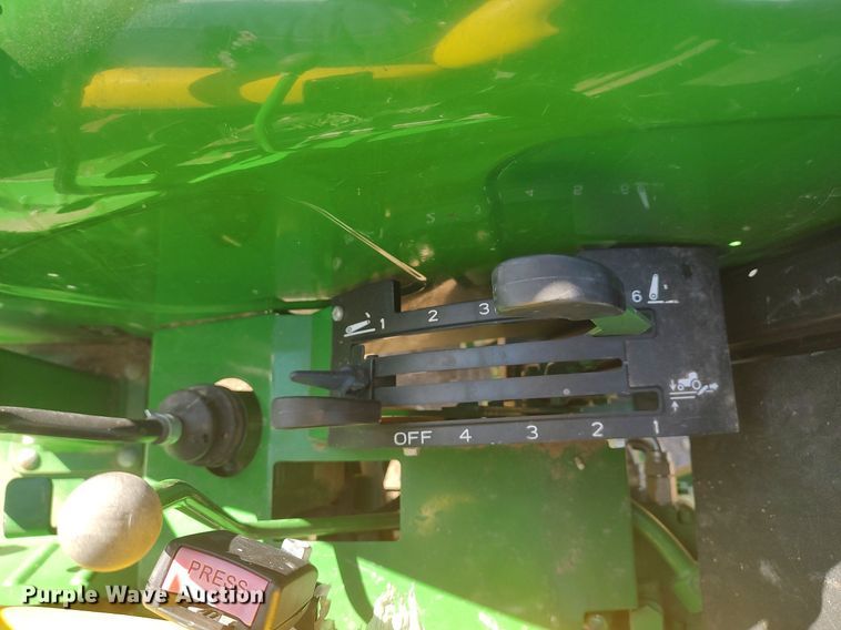 image for item MN9018 2016 John Deere 5055E  tractor