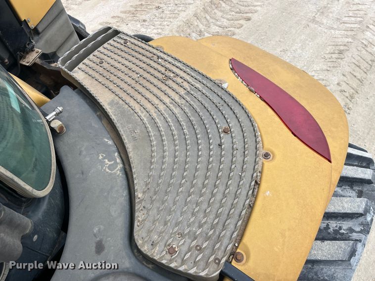 image for item MW9453 2006 Caterpillar Challenger MT865B tractor