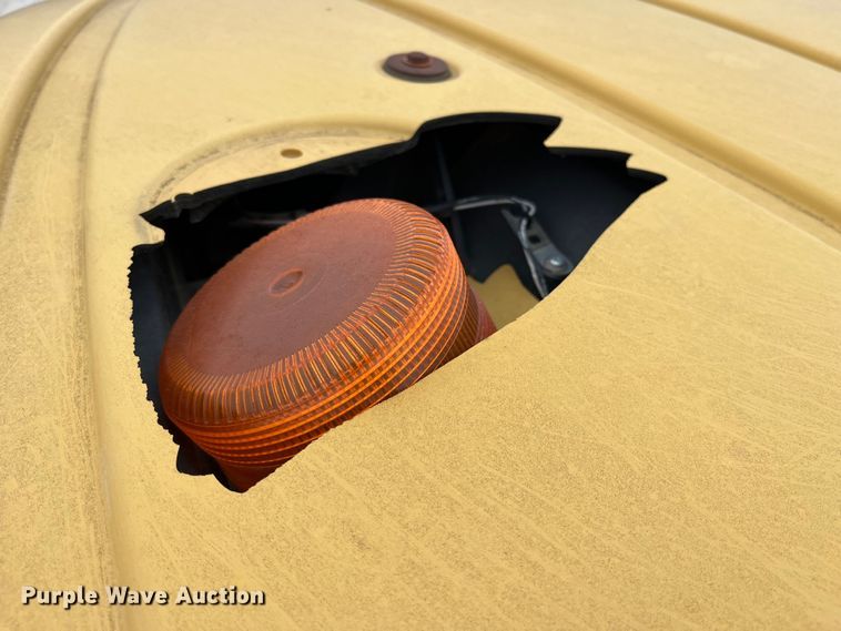 image for item MW9453 2006 Caterpillar Challenger MT865B tractor