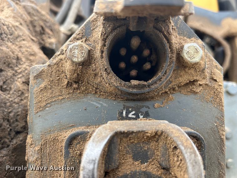 image for item MW9453 2006 Caterpillar Challenger MT865B tractor