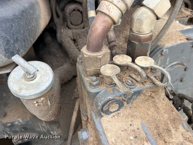 image for item MW9453 2006 Caterpillar Challenger MT865B tractor