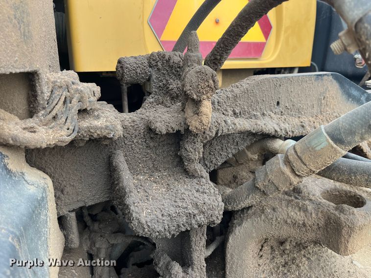 image for item MW9453 2006 Caterpillar Challenger MT865B tractor