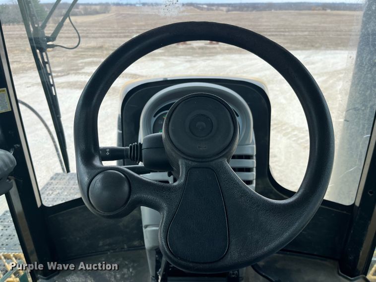 image for item MW9453 2006 Caterpillar Challenger MT865B tractor