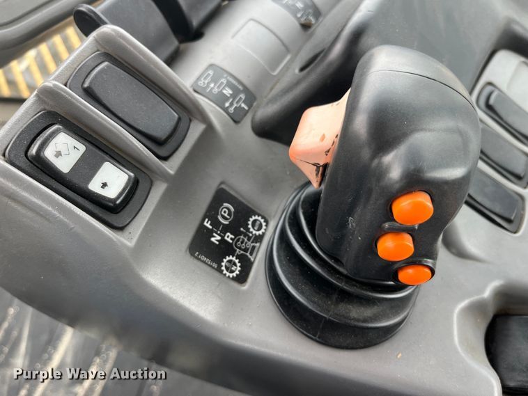 image for item MW9453 2006 Caterpillar Challenger MT865B tractor