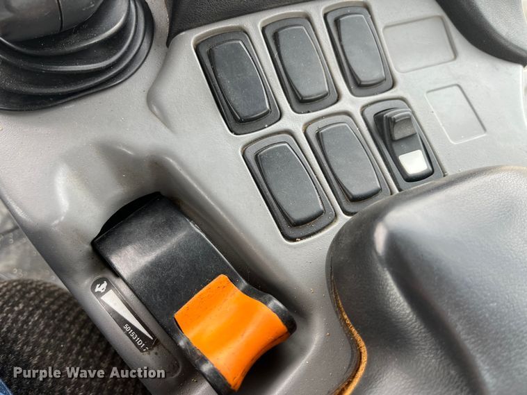 image for item MW9453 2006 Caterpillar Challenger MT865B tractor