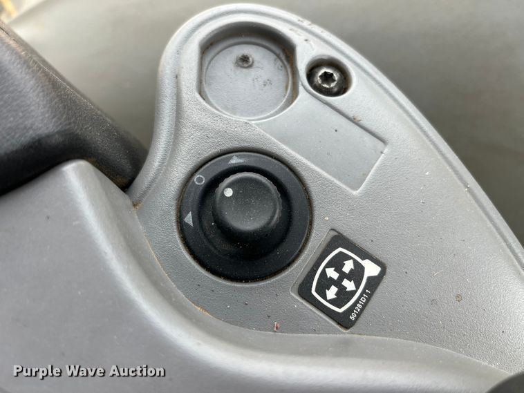 image for item MW9453 2006 Caterpillar Challenger MT865B tractor