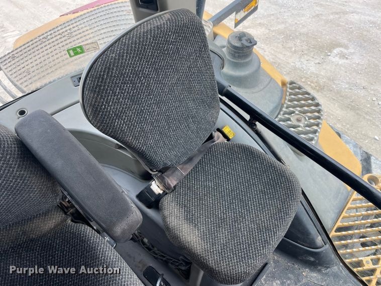 image for item MW9453 2006 Caterpillar Challenger MT865B tractor