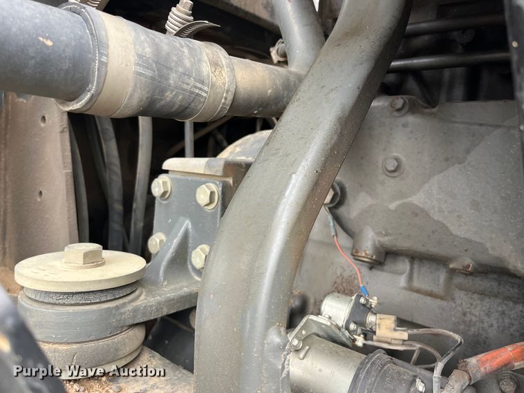 image for item MW9453 2006 Caterpillar Challenger MT865B tractor