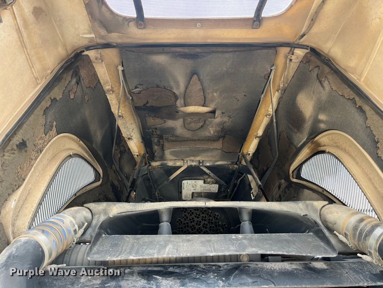 image for item MW9453 2006 Caterpillar Challenger MT865B tractor