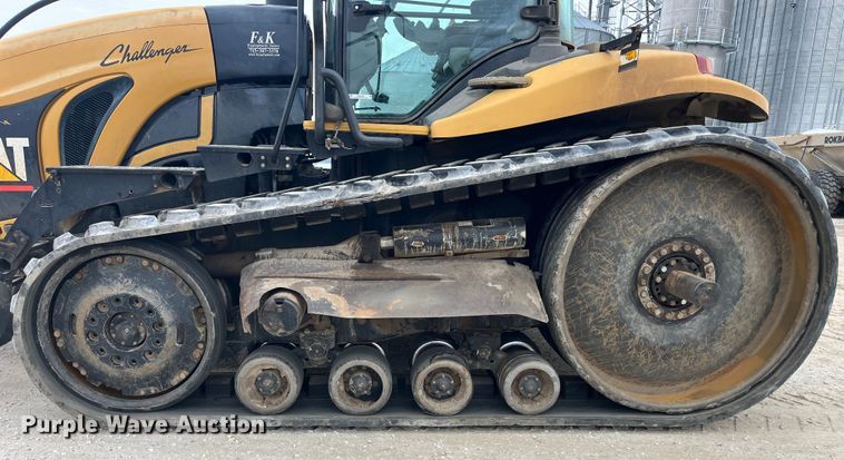 image for item MW9453 2006 Caterpillar Challenger MT865B tractor