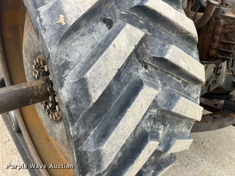 image for item MW9453 2006 Caterpillar Challenger MT865B tractor