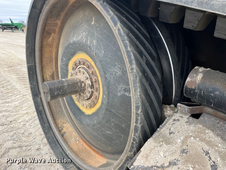 image for item MW9453 2006 Caterpillar Challenger MT865B tractor